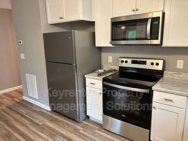 Building Photo - 905 Gardner St