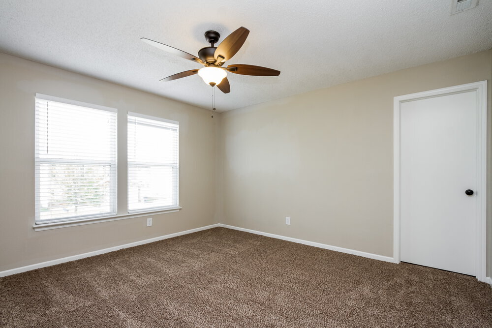 Building Photo - 2041 Dutch Elm Dr