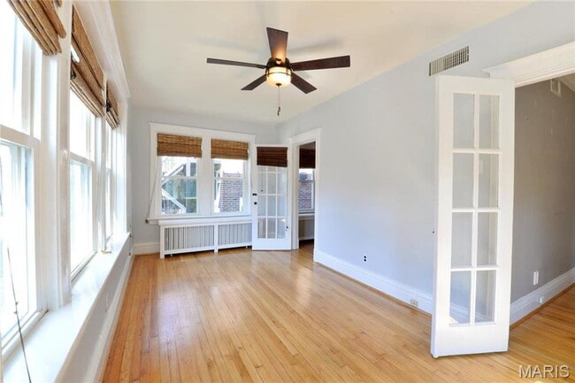 Building Photo - 6318 S Rosebury Ave