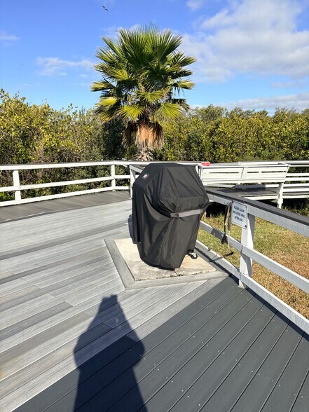 Building Photo - 4870 S Atlantic Ave