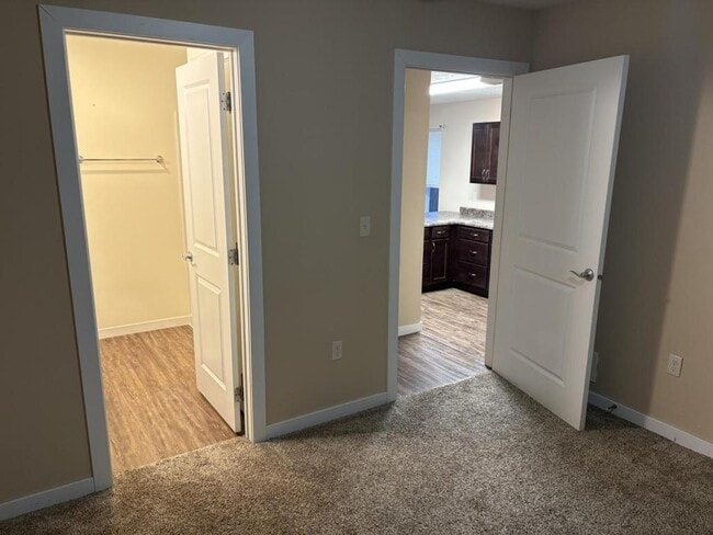 Building Photo - 128 NE 3rd St