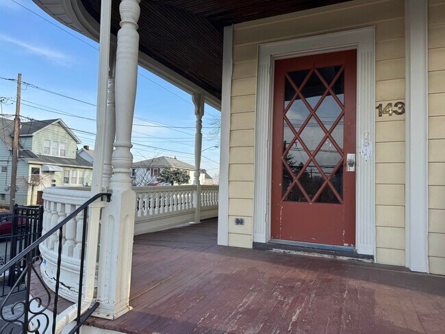 Building Photo - 143 W 2nd St