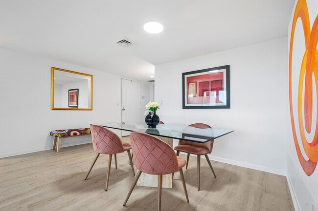 Building Photo - 2400 Presidential 204 Way