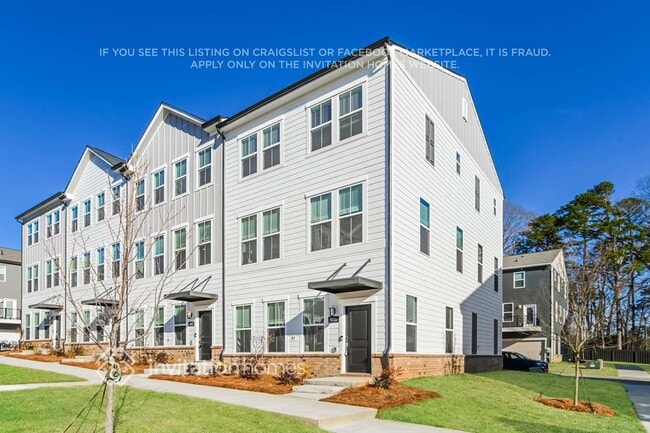 Building Photo - 8016 Roest Ln
