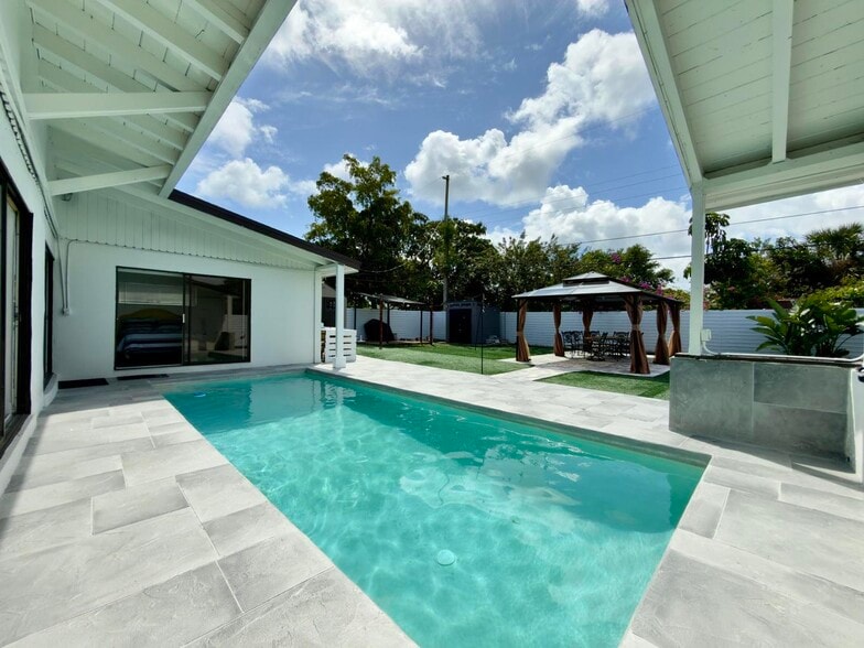 Building Photo - 210 Ocean Pky