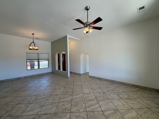Building Photo - 3 Bedroom Single Story Home Available Near Corrales Rd & Highway 528 in Rio Rancho!