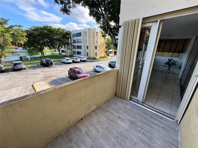 Building Photo - 6861 SW 147th Ave