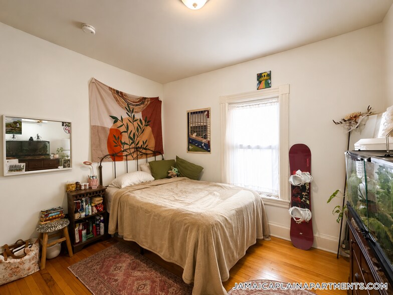 Building Photo - 58 Brookside Ave