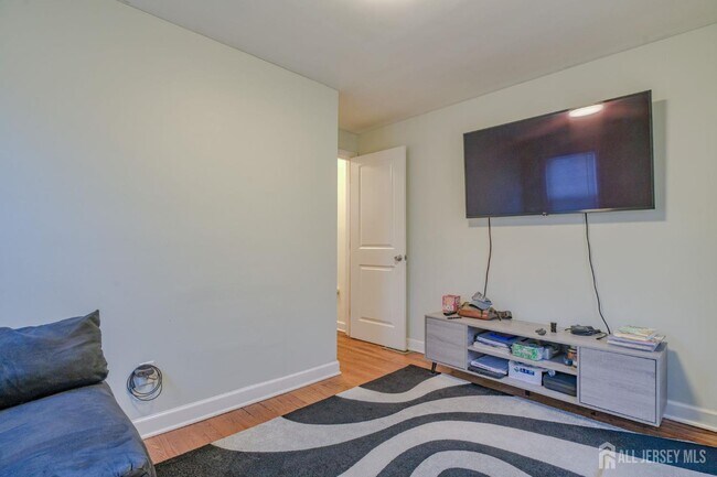 Building Photo - 186 Prigmore St