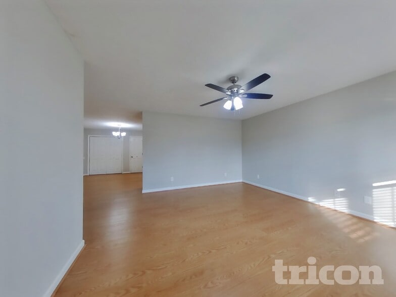 Building Photo - 712 Paige Ct