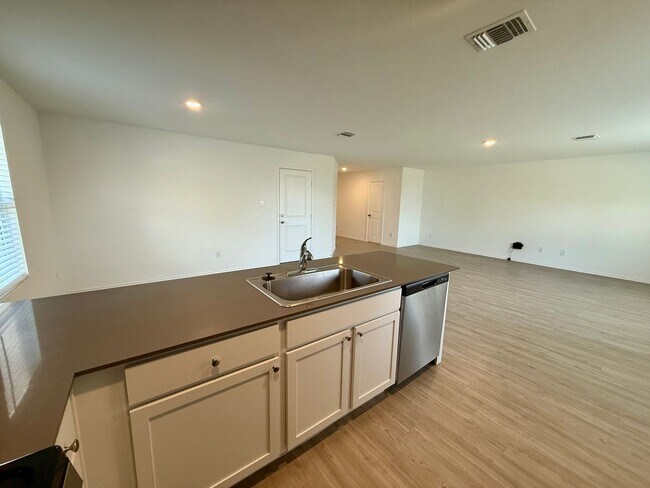 Building Photo - 6679 Cibolo Springs