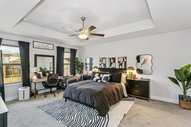 Building Photo - Beautiful Custom Build Home in North Crestview