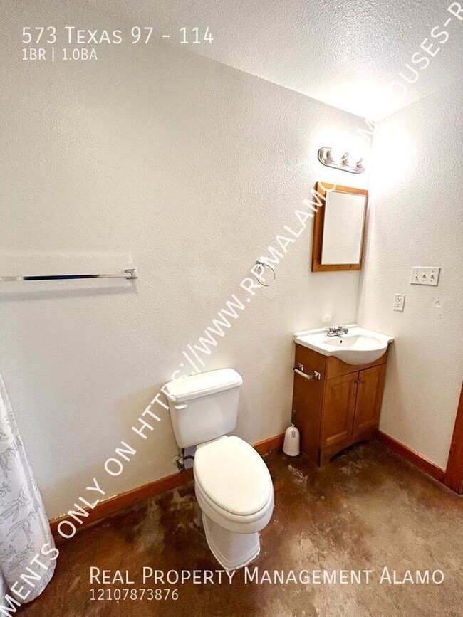 Building Photo - AVAILABLE NOW! 1 Bedroom / 1 Bath Lodge w/...