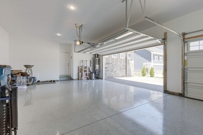 Building Photo - 5043 High Pk Hl Dr