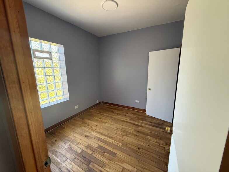 Building Photo - 1142 S Francisco Ave