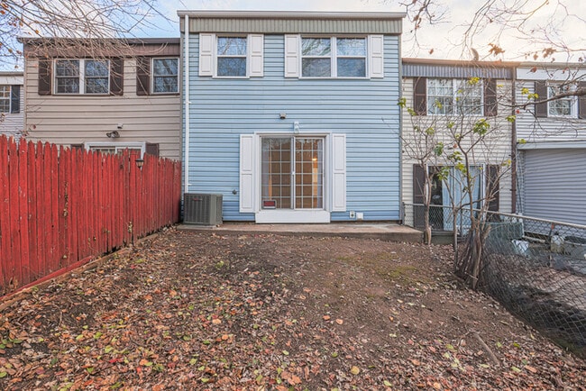 Building Photo - 3 Bedroom Rosedale MD