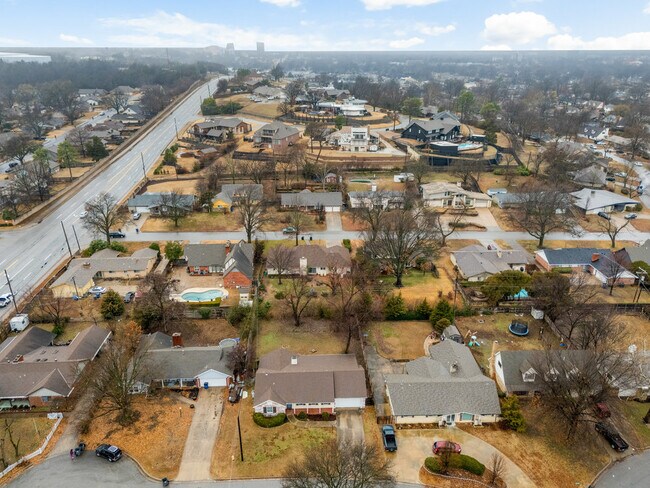 Building Photo - 6010 S 73rd East Ave