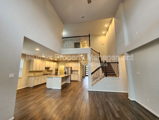 Building Photo - 13840 Tribeca