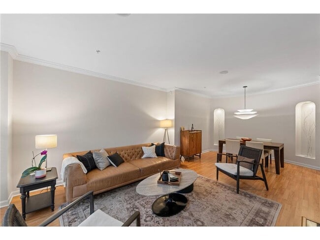 Building Photo - 1008 Portland Ave