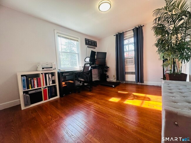 Building Photo - 37 Weed St