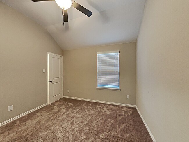 Building Photo - 1004 Indian Grass Ln