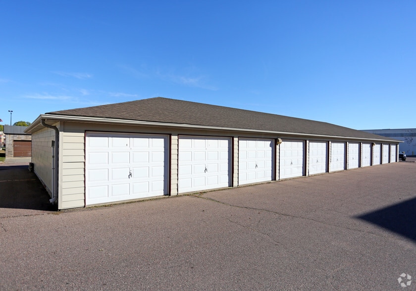 Parking - Pinehurst Apartments