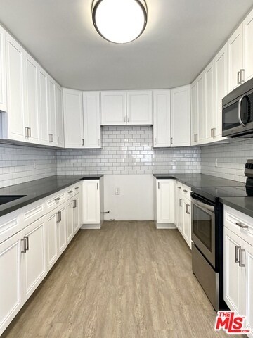 Building Photo - 435 N Oakhurst Dr