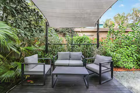 Building Photo - 713 Penn St