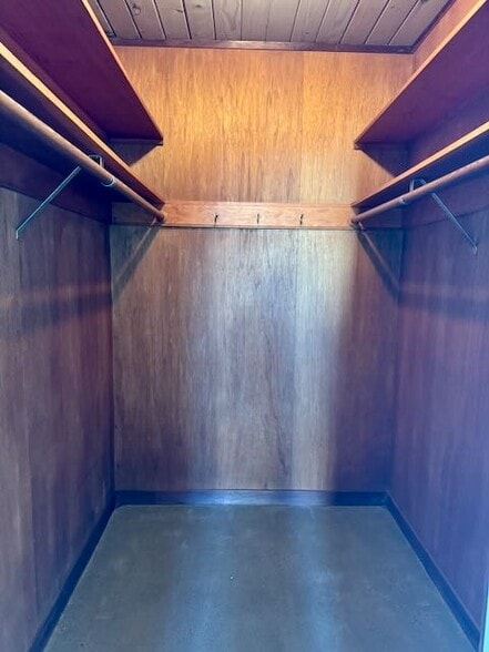 Building Photo - 525 Comstock Dr