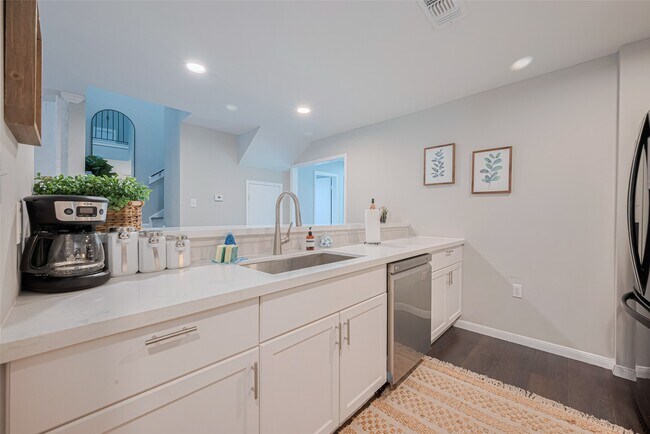 Building Photo - 14688 Perthshire Rd