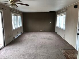 Building Photo - 804 W 1st St