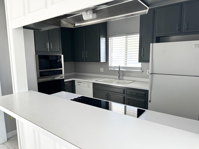 Building Photo - 2210 S Calle Palo Fierro