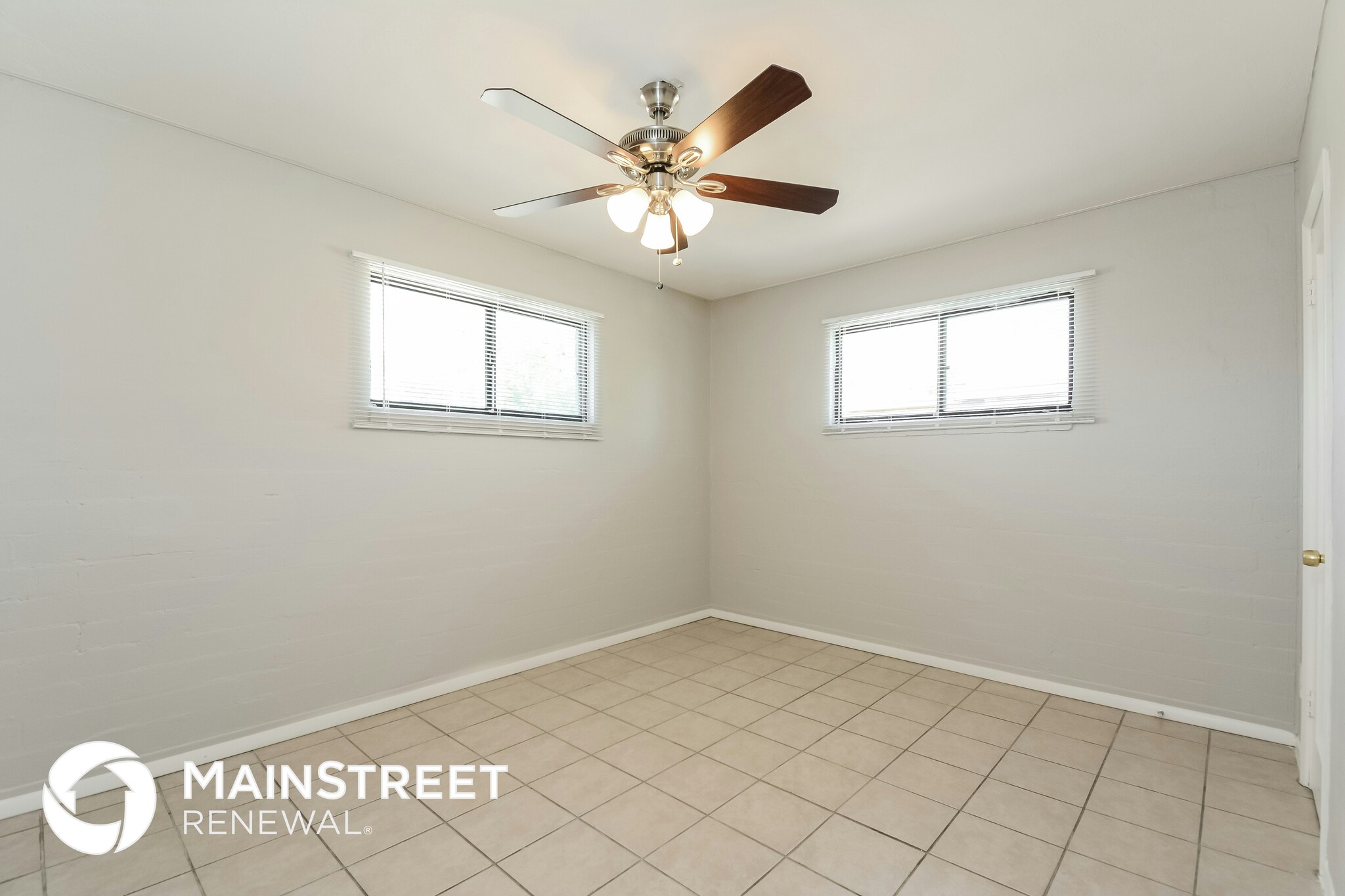 Building Photo - 4325 S 15th Ave