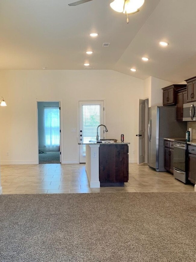 Building Photo - 4340 E 23rd St