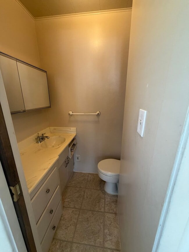 Building Photo - Spacious 4 Bedroom | 3 Bathroom | House in Curtis Park