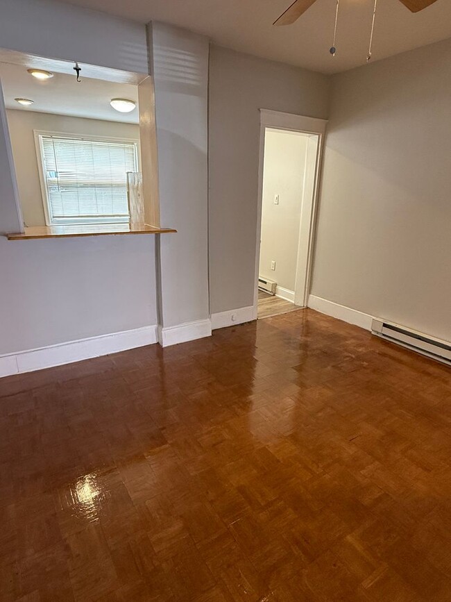 Building Photo - Beautiful 2BR home in Port Richmond