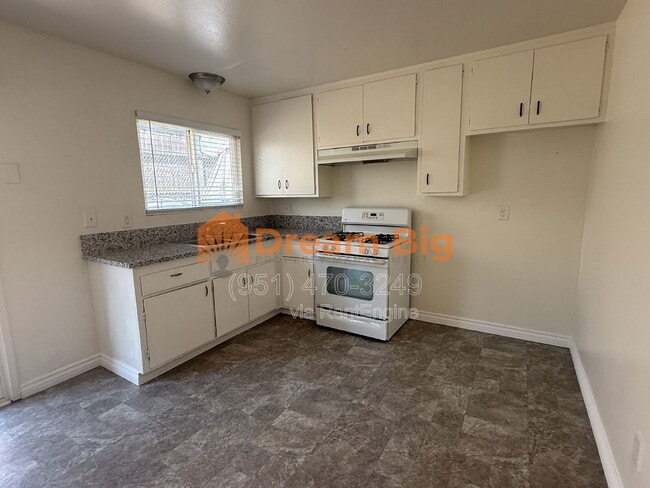 Building Photo - 245 Maryknoll Dr