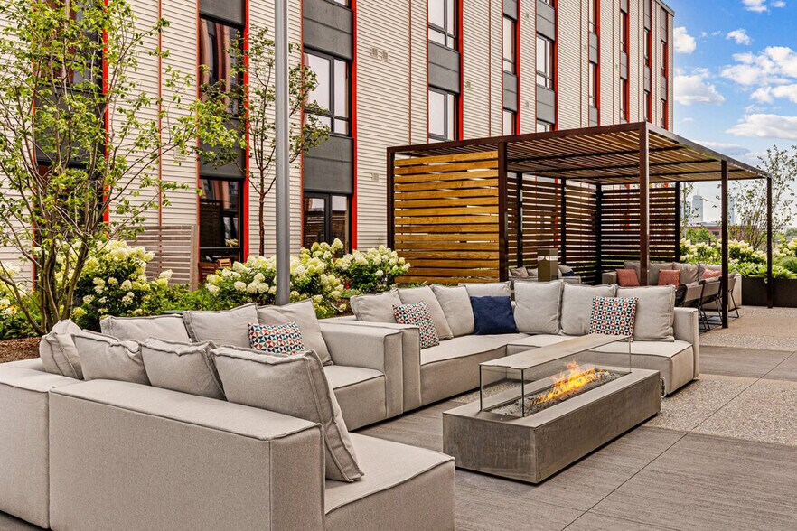 Building Photo - 270 Harvard St