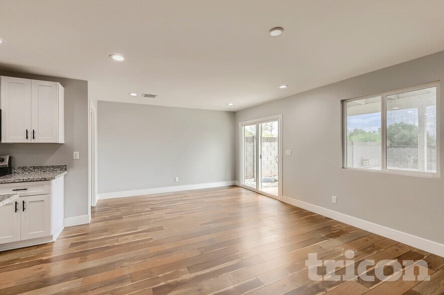 Building Photo - 4665 S 38th Ln