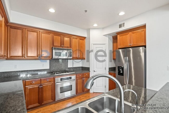 Building Photo - 812 Joree Ln