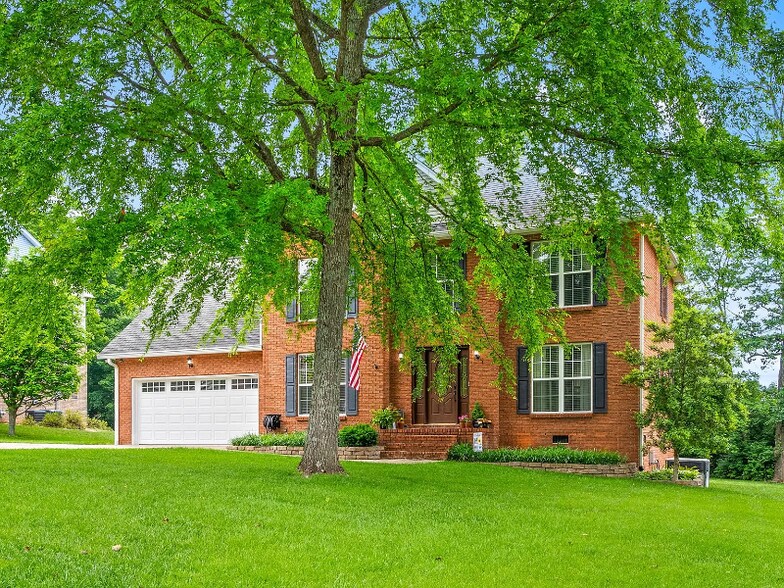 Building Photo - 331 Bayhill Dr