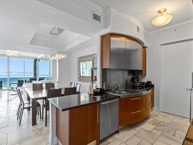 Building Photo - 18101 Collins Ave