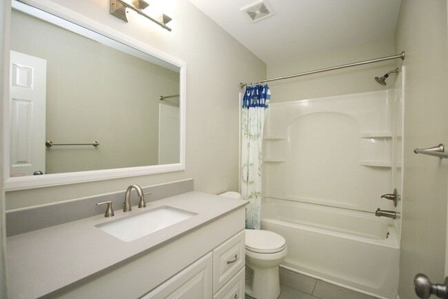 Building Photo - PRE-LEASING FOR 2025! 3 Bedroom, 2 Bath in...