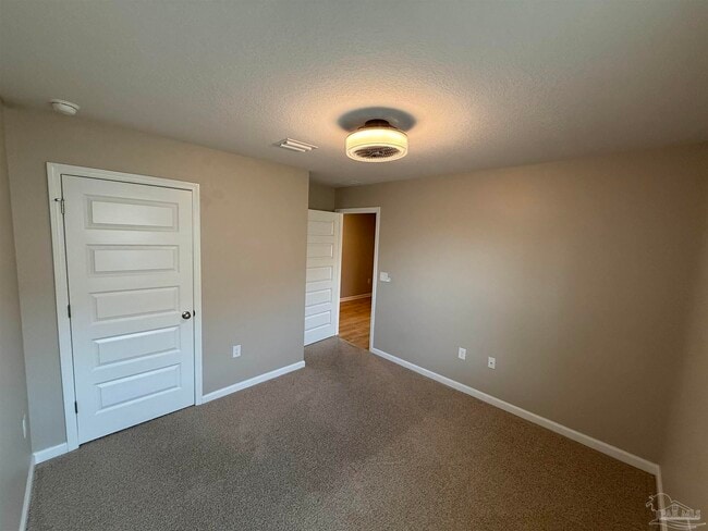 Building Photo - 4041 Whitetail Ln