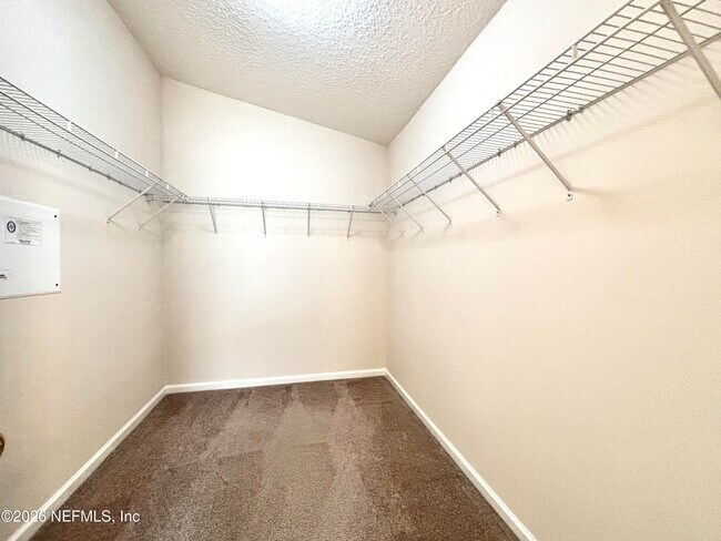 Building Photo - 2515 Crestdale Ct