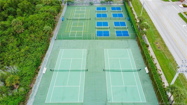 Building Photo - 9940 S Ocean Dr