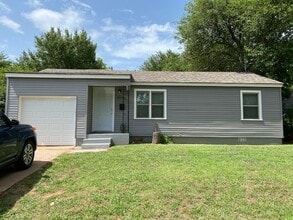 Building Photo - 3049 NE 15th St