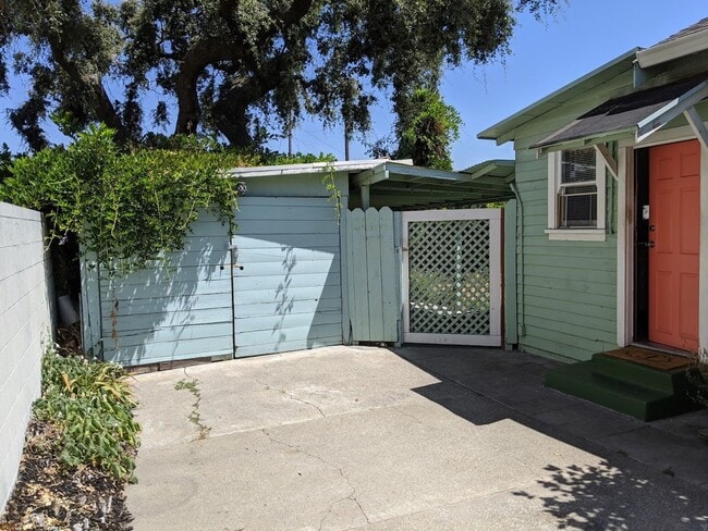 Building Photo - SAN JOSE - Craftsman style cottage with ya...