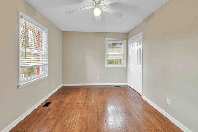 Building Photo - 203 Pineview Rd