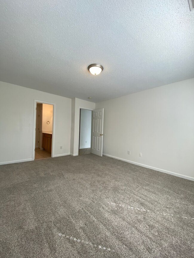 Building Photo - Adorable 3 Bedroom 3 Bath in Preston Green